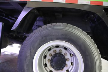 ����Ծ�������� 4.2L���� 200���� 4X2 ��ʿ��8�� 4.2����ж��ͼƬ