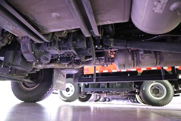 ����Ծ�������� 4.2L���� 200���� 4X2 ��ʿ��8�� 4.2����ж��ͼƬ