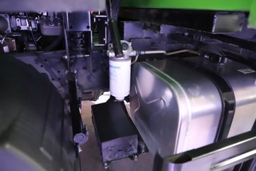 ����Ծ�������� 4.2L���� 200���� 4X2 ��ʿ��8�� 4.2����ж��ͼƬ