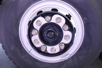 ����Ծ�������� 4.2L���� 200���� 4X2 ��ʿ��8�� 4.2����ж��ͼƬ