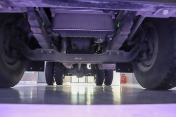 ����Ծ�������� 4.2L���� 200���� 4X2 ��ʿ��8�� 4.2����ж��ͼƬ