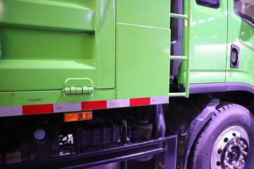 ����Ծ�������� 4.2L���� 200���� 4X2 ��ʿ��8�� 4.2����ж��ͼƬ