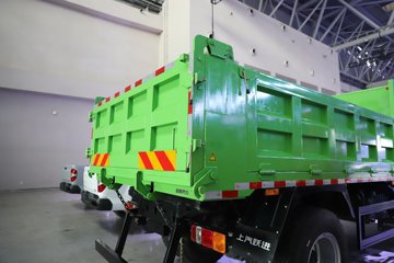 ����Ծ�������� 4.2L���� 200���� 4X2 ��ʿ��8�� 4.2����ж��ͼƬ