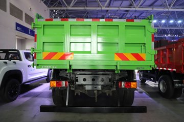 ����Ծ�������� 4.2L���� 200���� 4X2 ��ʿ��8�� 4.2����ж��ͼƬ