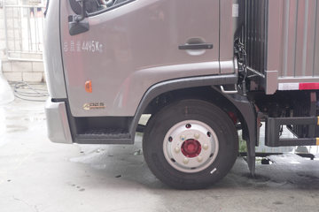 ����Ǭ��K6 2.5L���� 185���� ��ʿ��8�� 4.17�׵�����ʽ�ῨͼƬ