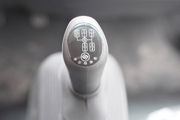 ����Ǭ��K6 2.5L���� 185���� ��ʿ��8�� 4.17�׵�����ʽ�ῨͼƬ