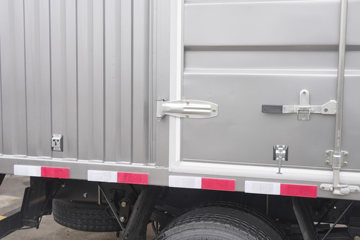 ����Ǭ��K6 2.5L���� 185���� ��ʿ��8�� 4.17�׵�����ʽ�ῨͼƬ