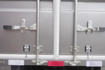 ����Ǭ��K6 2.5L���� 185���� ��ʿ��8�� 4.17�׵�����ʽ�ῨͼƬ