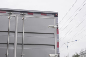 ����Ǭ��K6 2.5L���� 185���� ��ʿ��8�� 4.17�׵�����ʽ�ῨͼƬ