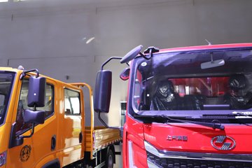 Ծ������H3 2.5L���� 180���� 4X2 ��ʿ��10�� 3.15�׵�����ж��ͼƬ