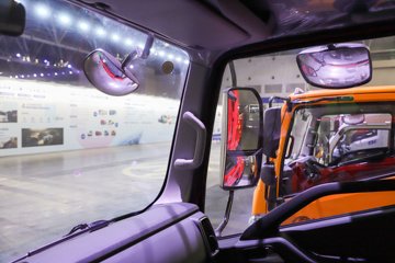 Ծ������H3 2.5L���� 180���� 4X2 ��ʿ��10�� 3.15�׵�����ж��ͼƬ