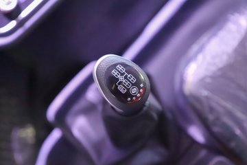 Ծ������H3 2.5L���� 180���� 4X2 ��ʿ��10�� 3.15�׵�����ж��ͼƬ