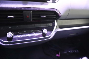 Ծ������H3 2.5L���� 180���� 4X2 ��ʿ��10�� 3.15�׵�����ж��ͼƬ