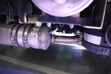 Ծ������H3 2.5L���� 180���� 4X2 ��ʿ��10�� 3.15�׵�����ж��ͼƬ