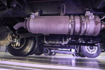 Ծ������H3 2.5L���� 180���� 4X2 ��ʿ��10�� 3.15�׵�����ж��ͼƬ