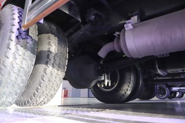 Ծ������H3 2.5L���� 180���� 4X2 ��ʿ��10�� 3.15�׵�����ж��ͼƬ