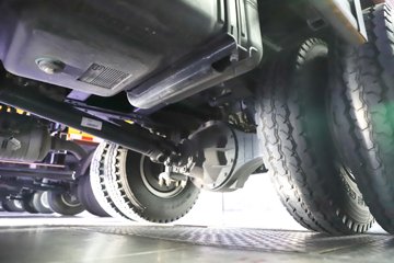 Ծ������H3 2.5L���� 180���� 4X2 ��ʿ��10�� 3.15�׵�����ж��ͼƬ