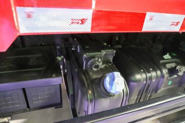 Ծ������H3 2.5L���� 180���� 4X2 ��ʿ��10�� 3.15�׵�����ж��ͼƬ