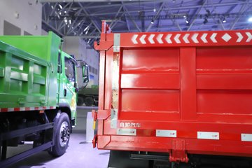 Ծ������H3 2.5L���� 180���� 4X2 ��ʿ��10�� 3.15�׵�����ж��ͼƬ