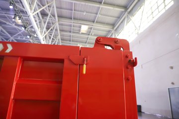 Ծ������H3 2.5L���� 180���� 4X2 ��ʿ��10�� 3.15�׵�����ж��ͼƬ