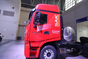 �������ҽ�ʨ ���ذ� 12.8L LNG 520���� 6X4 ��ʿ��12�� ǣ����ͼƬ