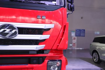 �������ҽ�ʨ ���ذ� 12.8L LNG 520���� 6X4 ��ʿ��12�� ǣ����ͼƬ