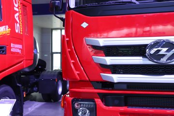 �������ҽ�ʨ ���ذ� 12.8L LNG 520���� 6X4 ��ʿ��12�� ǣ����ͼƬ