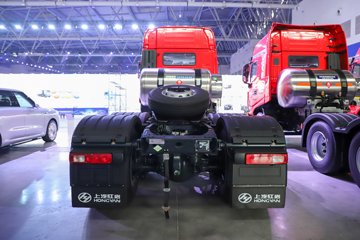 �������ҽ�ʨ ���ذ� 12.8L LNG 520���� 6X4 ��ʿ��12�� ǣ����ͼƬ