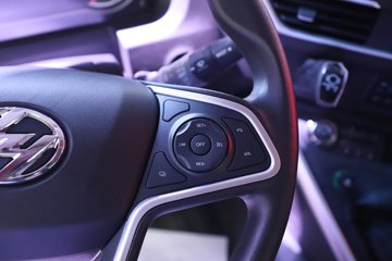 �������ҽ�ʨ ���ذ� 12.8L LNG 520���� 6X4 ��ʿ��12�� ǣ����ͼƬ