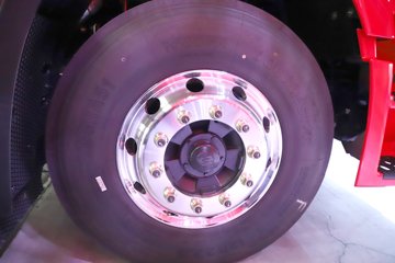 �������ҽ�ʨ ���ذ� 12.8L LNG 520���� 6X4 ��ʿ��12�� ǣ����ͼƬ