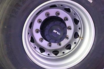 �������ҽ�ʨ ���ذ� 12.8L LNG 520���� 6X4 ��ʿ��12�� ǣ����ͼƬ