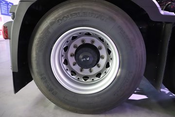 �������ҽ�ʨ ���ذ� 12.8L LNG 520���� 6X4 ��ʿ��12�� ǣ����ͼƬ