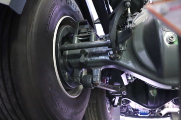 �������ҽ�ʨ ���ذ� 12.8L LNG 520���� 6X4 ��ʿ��12�� ǣ����ͼƬ