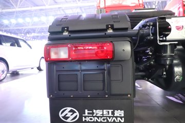 �������ҽ�ʨ ���ذ� 12.8L LNG 520���� 6X4 ��ʿ��12�� ǣ����ͼƬ