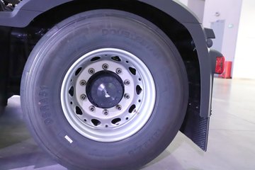 �������ҽ�ʨ ���ذ� 12.8L LNG 520���� 6X4 ��ʿ��12�� ǣ����ͼƬ