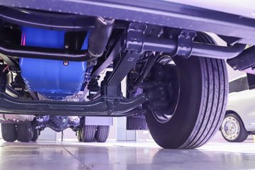 �������ҽ�ʨ ���ذ� 12.8L LNG 520���� 6X4 ��ʿ��12�� ǣ����ͼƬ