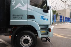 上汽红岩i杰狮 6X4 纯电动牵引车 宁德时代600kWh 上汽红岩i杰狮 6X4 纯电动牵引车 宁德时代600kWh