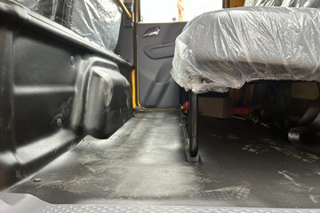 ������������+ ���� 2.5L���� 156���� ������6�� ��ɲ 3.2��˫�������ῨͼƬ