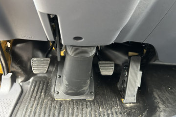 ������������+ ���� 2.5L���� 156���� ������6�� ��ɲ 3.2��˫�������ῨͼƬ