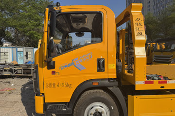 ����HOWOͳ˧ 170���� 4X2 ��ʿ��8�� ���ϳ�(��������)ͼƬ