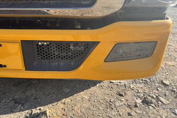 ����HOWOͳ˧ 170���� 4X2 ��ʿ��8�� ���ϳ�(��������)ͼƬ