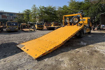 ����HOWOͳ˧ 170���� 4X2 ��ʿ��8�� ���ϳ�(��������)ͼƬ