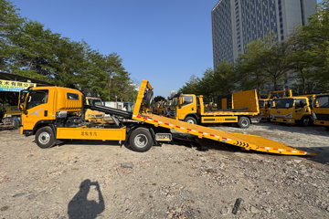 ����HOWOͳ˧ 170���� 4X2 ��ʿ��8�� ���ϳ�(��������)ͼƬ