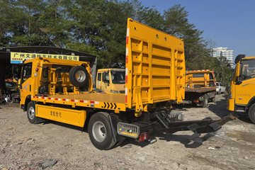 ����HOWOͳ˧ 170���� 4X2 ��ʿ��8�� ���ϳ�(��������)ͼƬ