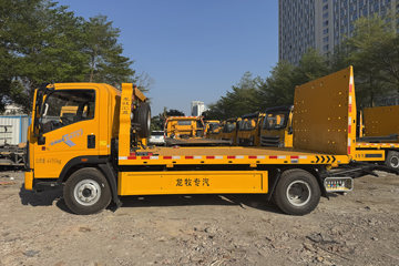 ����HOWOͳ˧ 170���� 4X2 ��ʿ��8�� ���ϳ�(��������)ͼƬ