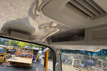 ����HOWOͳ˧ 170���� 4X2 ��ʿ��8�� ���ϳ�(��������)ͼƬ