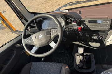 ����HOWOͳ˧ 170���� 4X2 ��ʿ��8�� ���ϳ�(��������)ͼƬ