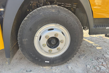 ����HOWOͳ˧ 170���� 4X2 ��ʿ��8�� ���ϳ�(��������)ͼƬ