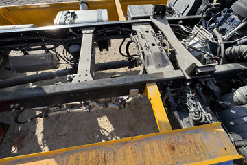 ����HOWOͳ˧ 170���� 4X2 ��ʿ��8�� ���ϳ�(��������)ͼƬ