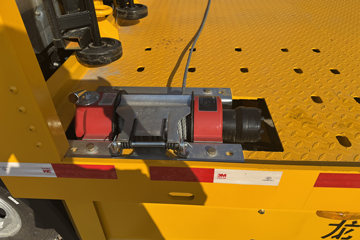 ����HOWOͳ˧ 170���� 4X2 ��ʿ��8�� ���ϳ�(��������)ͼƬ